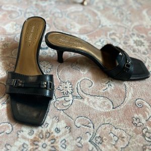 Adorable nine west y2k sandals!